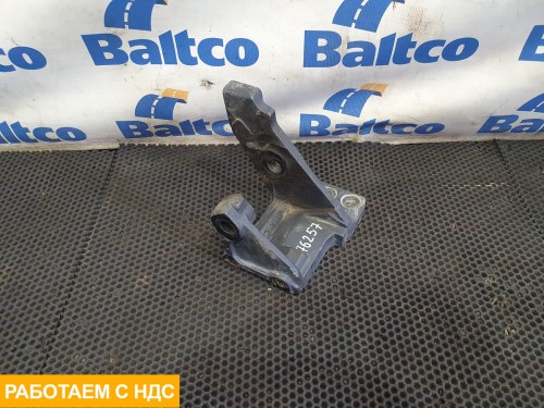 Кронштейн передней рессоры правый